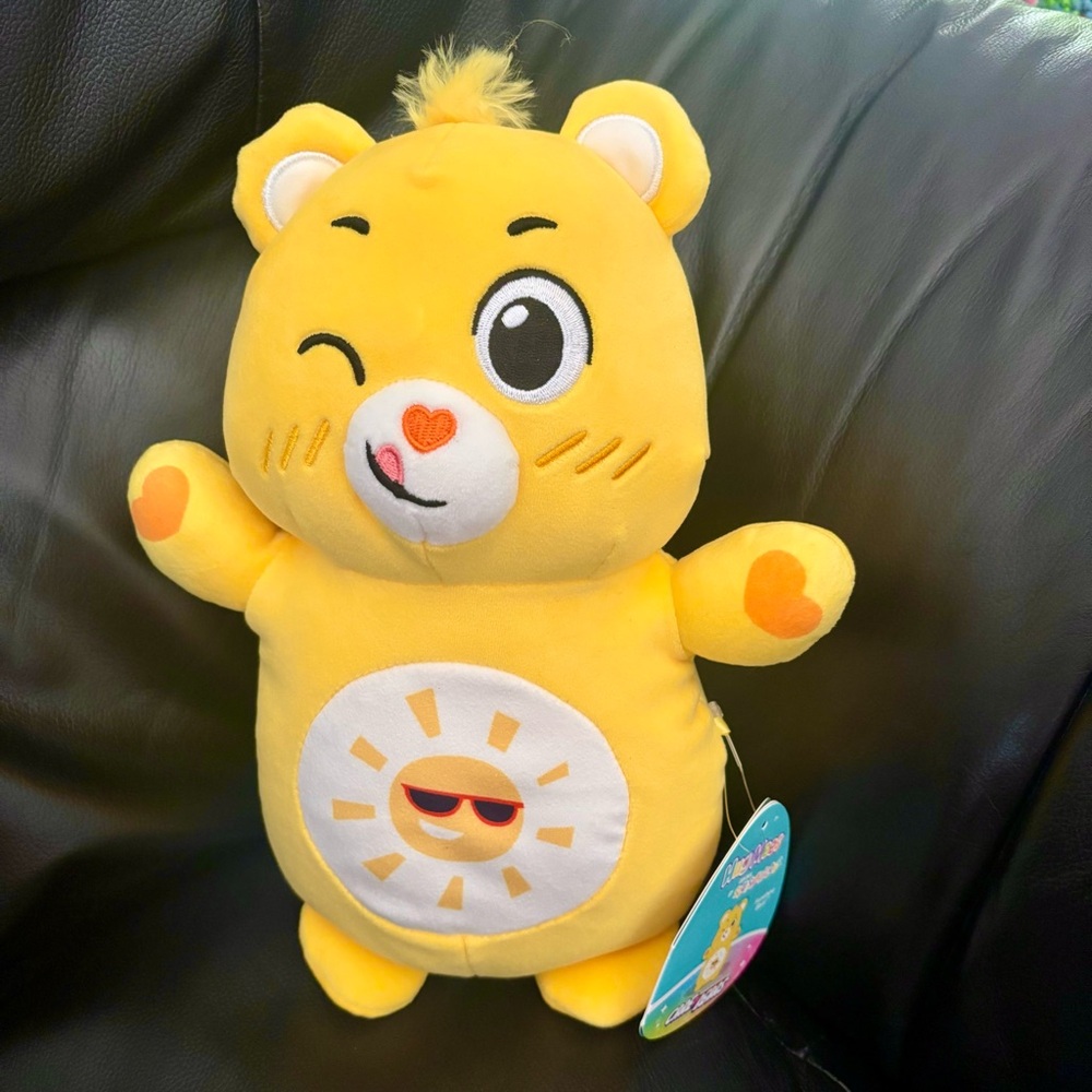 Squishmallows Funshine bear hug mees care bear